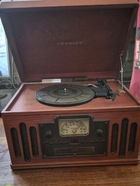 Crosley Wood-Finish Turntable and Radio Console - Brown